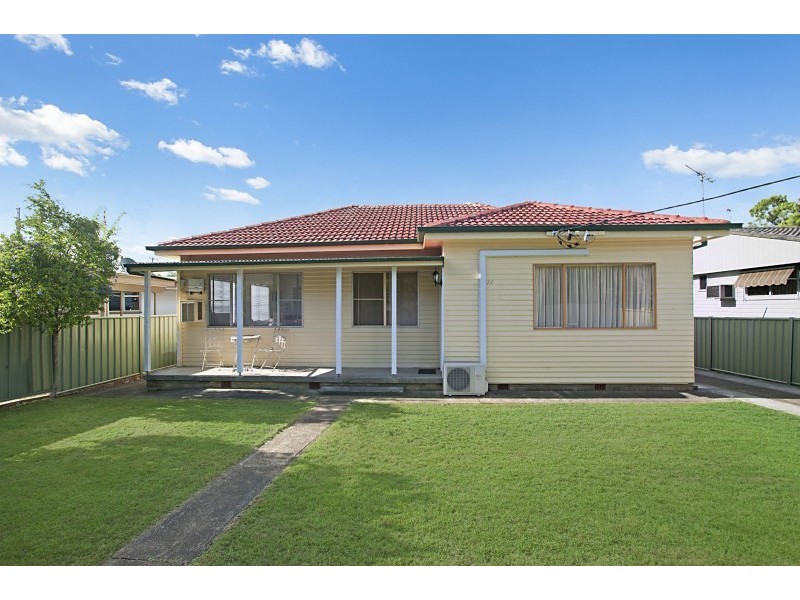 11 Meredith Crescent, Raymond Terrace NSW 2324