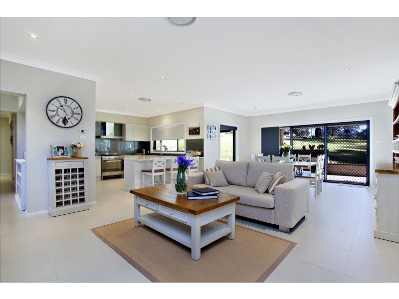 3 Regal Way, Seaham NSW 2324