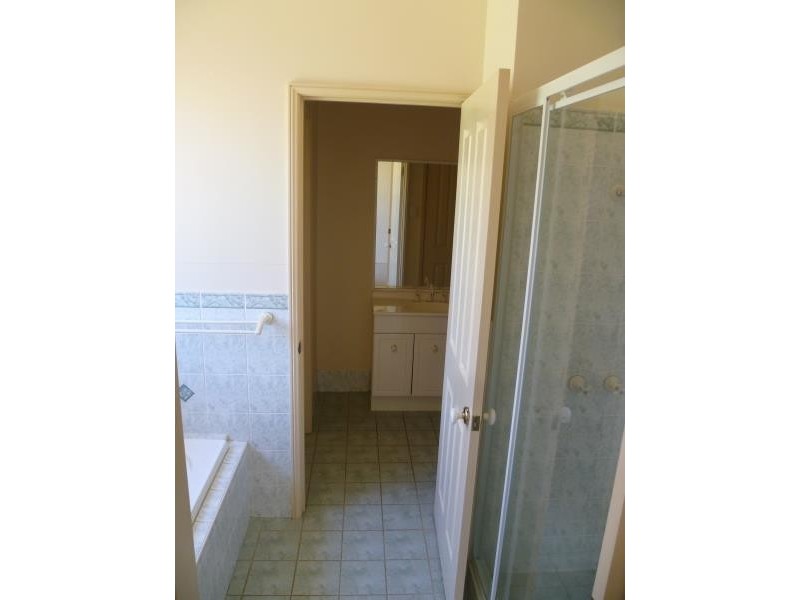 18 CANTEBURY DRIVE, Morpeth NSW 2321