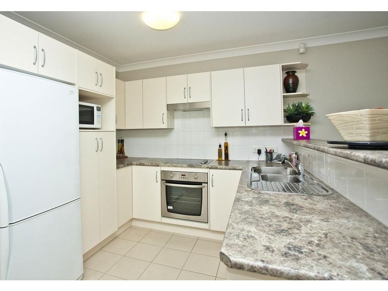 2/173 Benjamin Lee Drive, Raymond Terrace NSW 2324