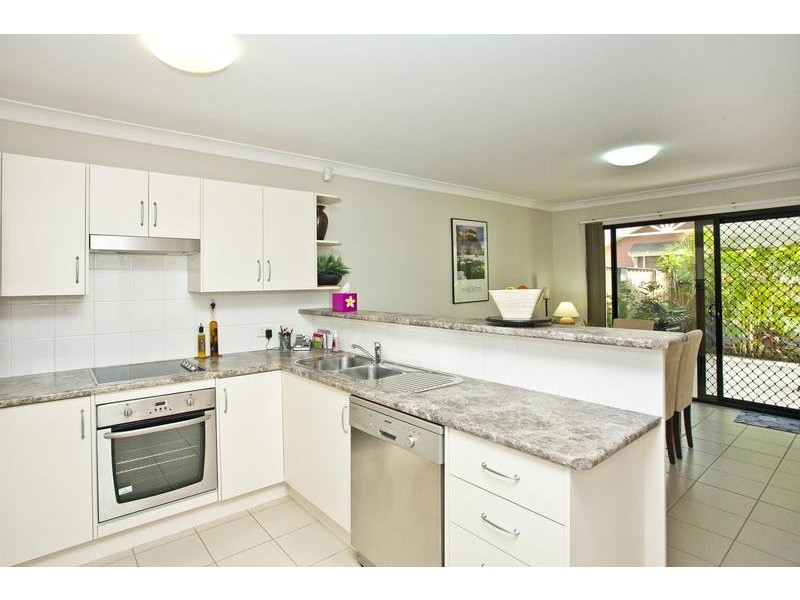 2/173 Benjamin Lee Drive, Raymond Terrace NSW 2324
