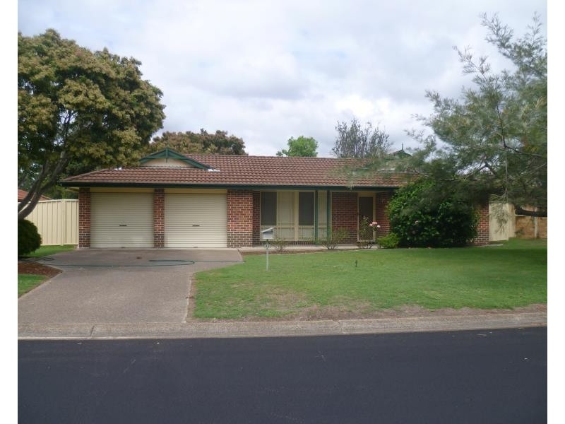 46 CEDERWOOD CRESCENT, Raymond Terrace NSW 2324