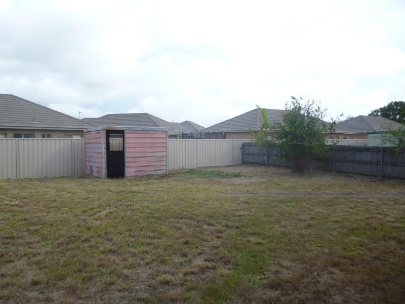 76 PARKWAY AVENUE, Raymond Terrace NSW 2324