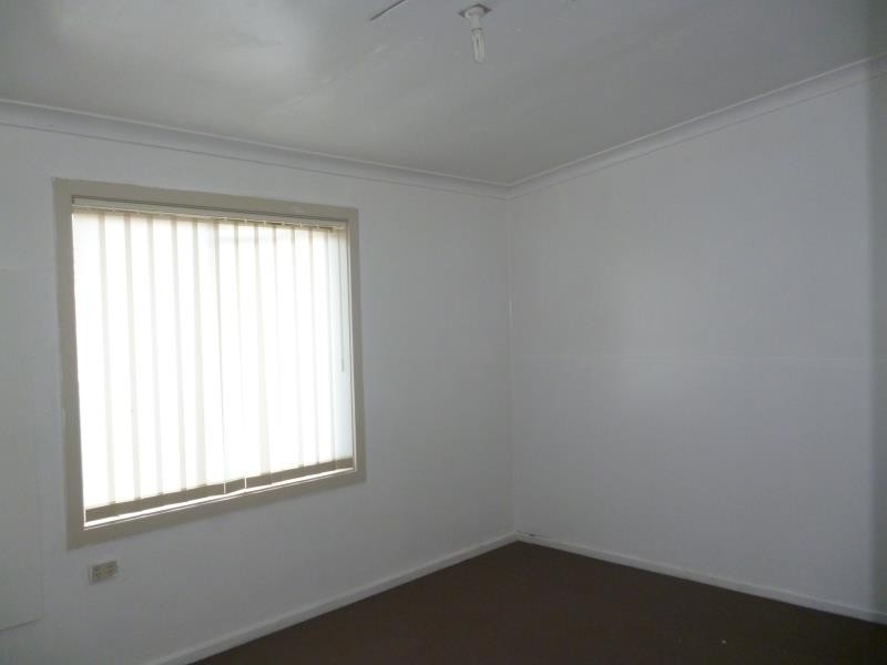 76 PARKWAY AVENUE, Raymond Terrace NSW 2324