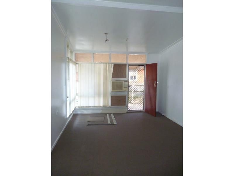 76 PARKWAY AVENUE, Raymond Terrace NSW 2324