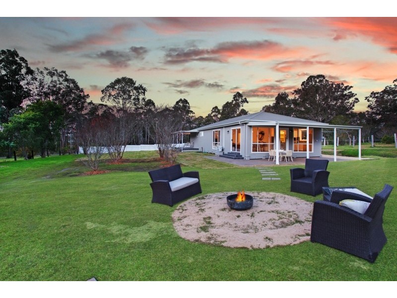 7 Lowe Street, Clarence Town NSW 2321