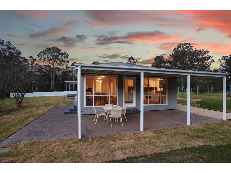 7 Lowe Street, Clarence Town NSW 2321