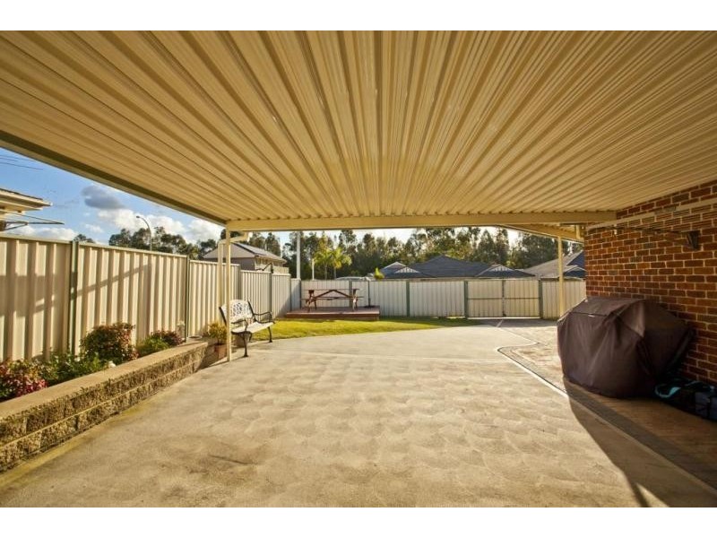 1 Moxey Close, Raymond Terrace NSW 2324