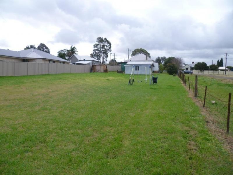 29 Raymond Terrace Road, East Maitland NSW 2323