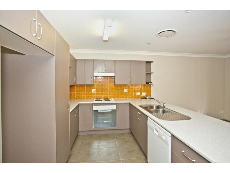 2/175 Benjamin Lee Drive, Raymond Terrace NSW 2324