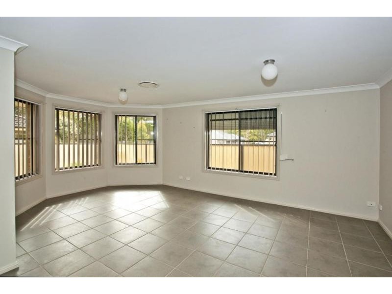 2/175 Benjamin Lee Drive, Raymond Terrace NSW 2324