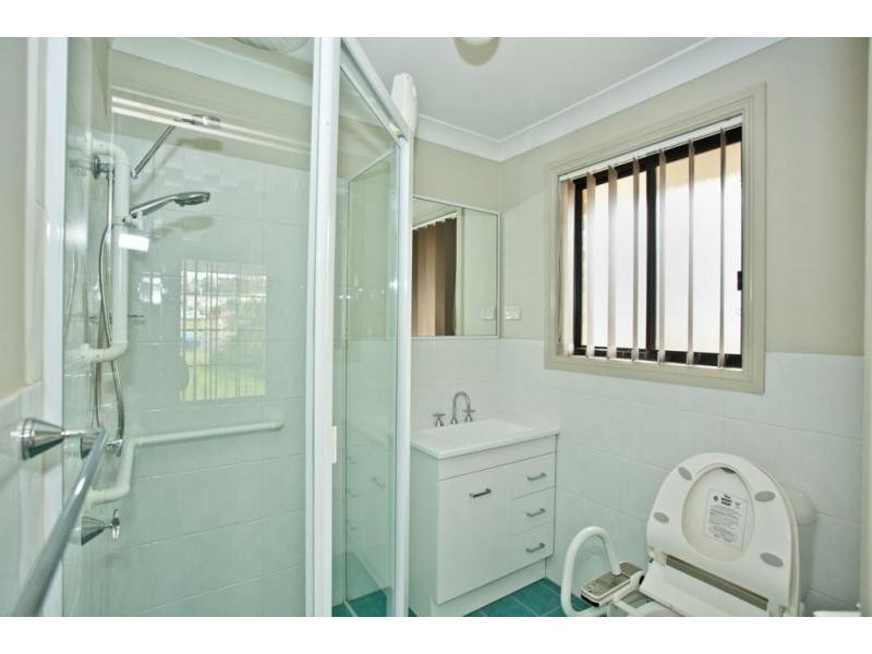 2/175 Benjamin Lee Drive, Raymond Terrace NSW 2324