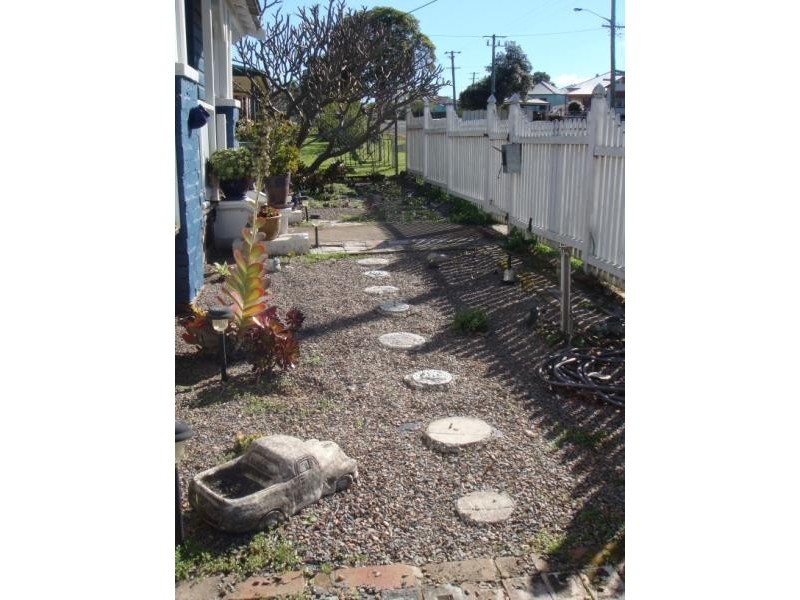 39 RAYMOND TERRACE ROAD, East Maitland NSW 2323