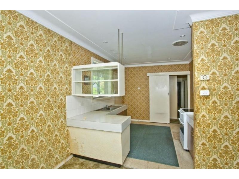 4 Meredith Crescent, Raymond Terrace NSW 2324