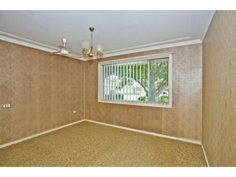 4 Meredith Crescent, Raymond Terrace NSW 2324