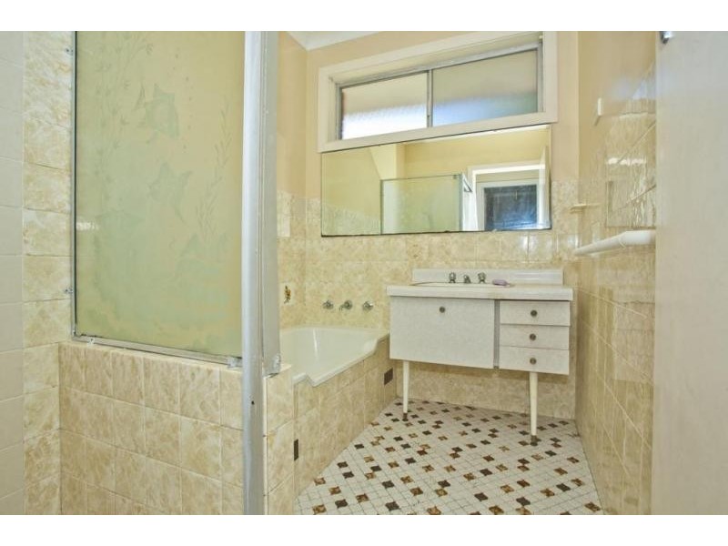 4 Meredith Crescent, Raymond Terrace NSW 2324