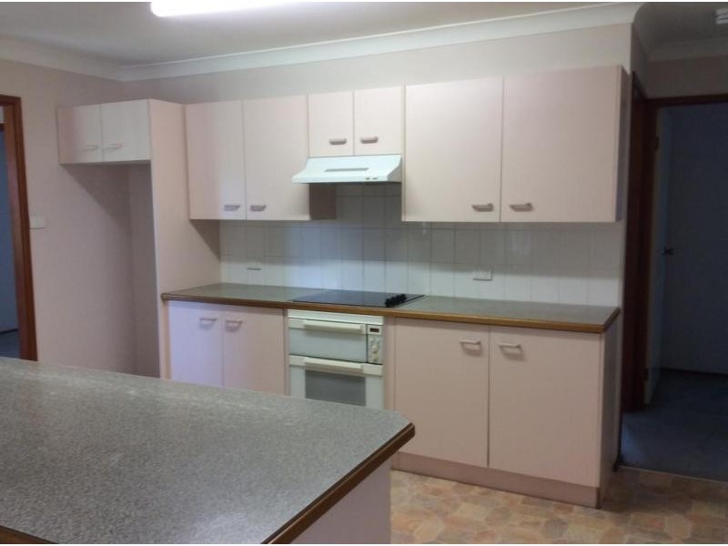 2 Cederwood Crescent, Raymond Terrace NSW 2324