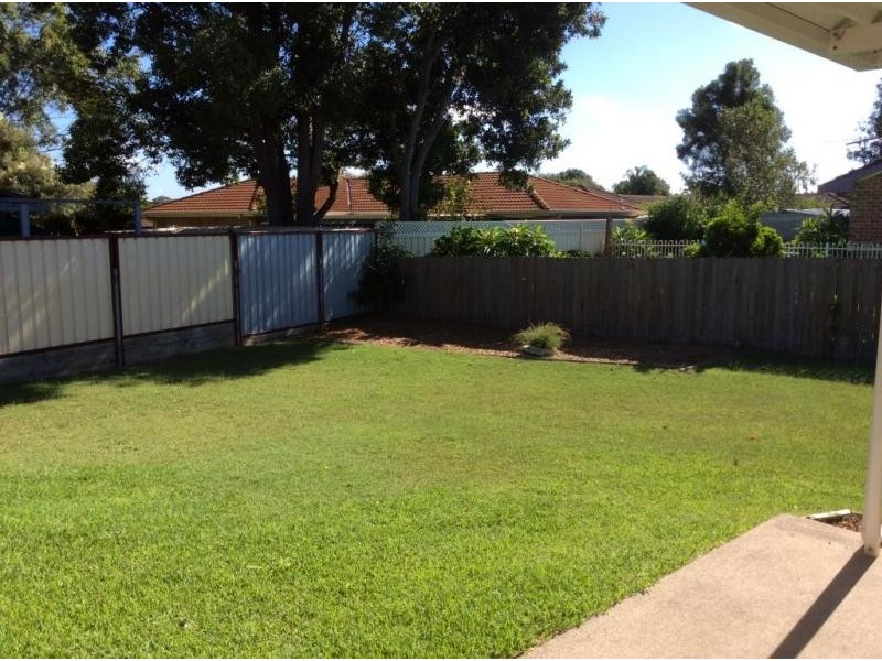 2 Cederwood Crescent, Raymond Terrace NSW 2324