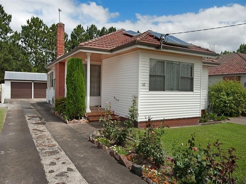 10 MEREDITH CRESCENT, Raymond Terrace NSW 2324