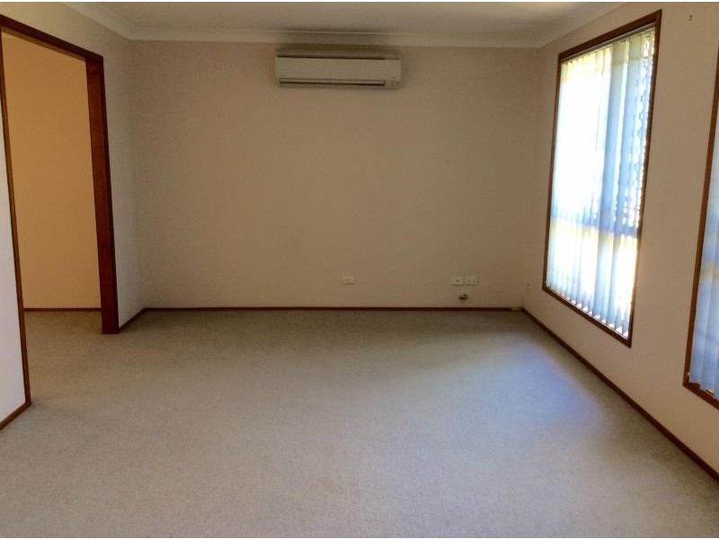 2 CEDERWOOD CRESCENT, Raymond Terrace NSW 2324