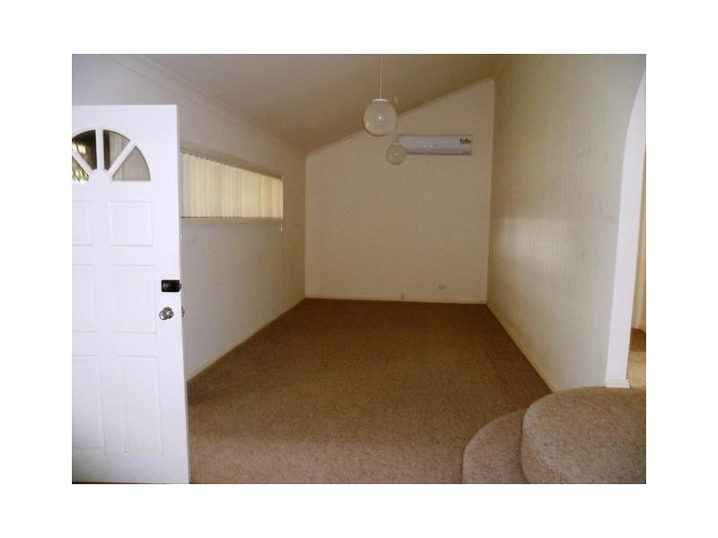 49 & 49A Kingston Parade, Raymond Terrace NSW 2324