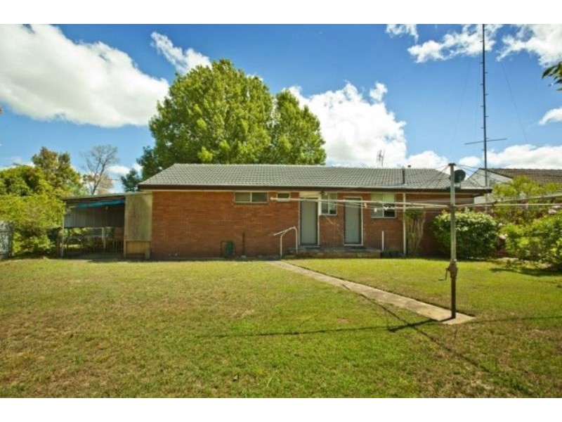4 MEREDITH CRESCENT, Raymond Terrace NSW 2324