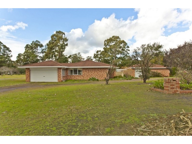 8 Kingston Parade, Raymond Terrace NSW 2324