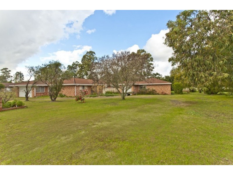 8 Kingston Parade, Raymond Terrace NSW 2324