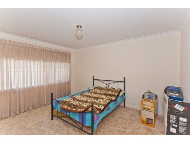 8 Kingston Parade, Raymond Terrace NSW 2324