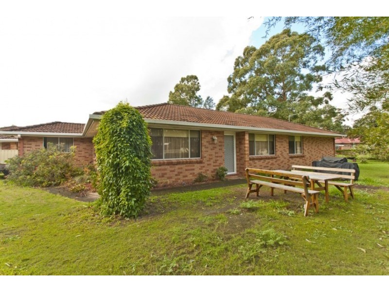 8 Kingston Parade, Raymond Terrace NSW 2324