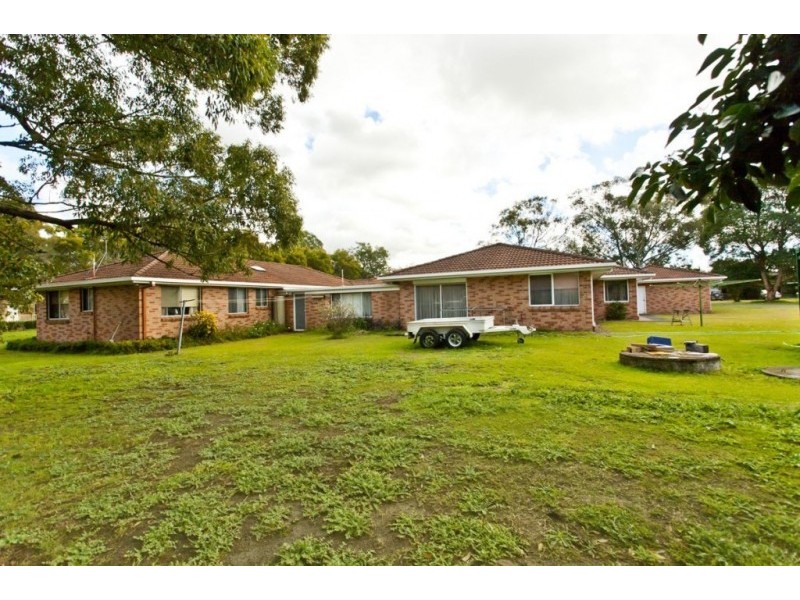 8 Kingston Parade, Raymond Terrace NSW 2324