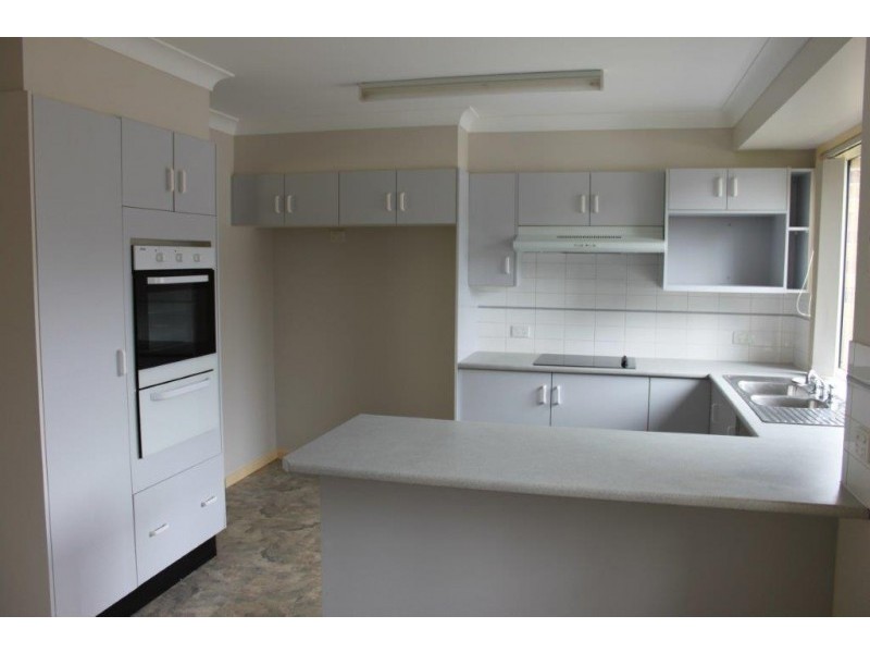 37 Rosewood Dr, Medowie NSW 2318