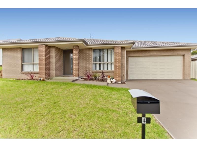 4 THOMAS KEARNEY CLOSE, Raymond Terrace NSW 2324