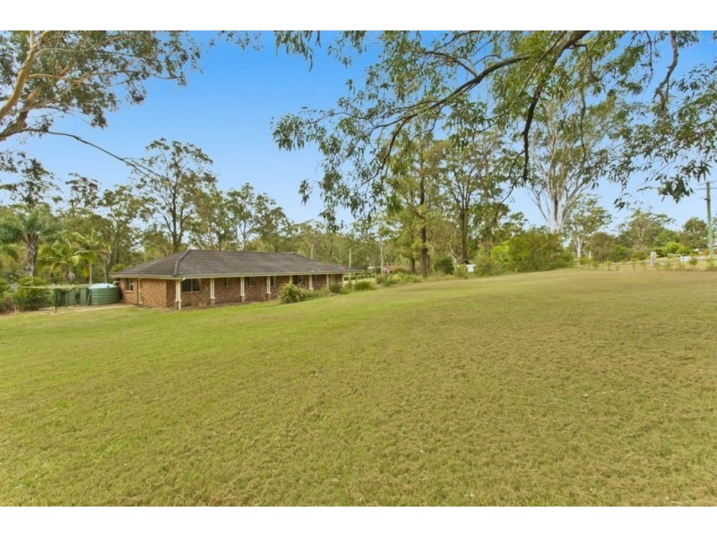 15 Eskdale Park Drive, Seaham NSW 2324