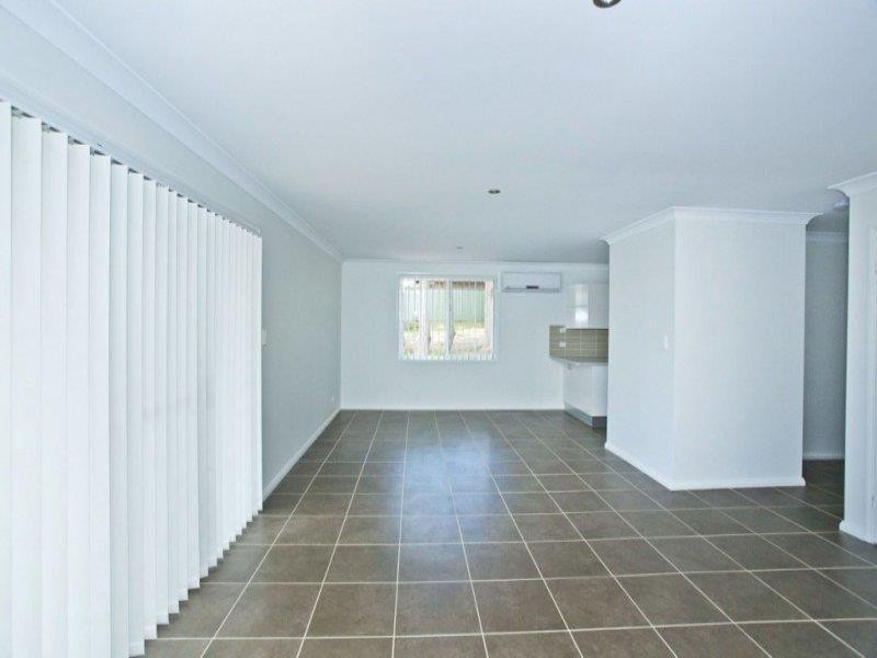 11 OAKS CIRCUIT, Raymond Terrace NSW 2324