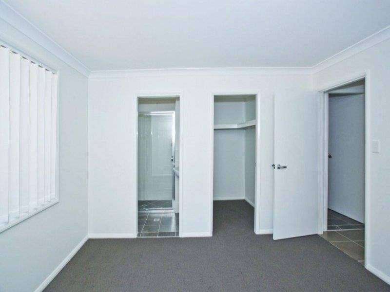 11 OAKS CIRCUIT, Raymond Terrace NSW 2324