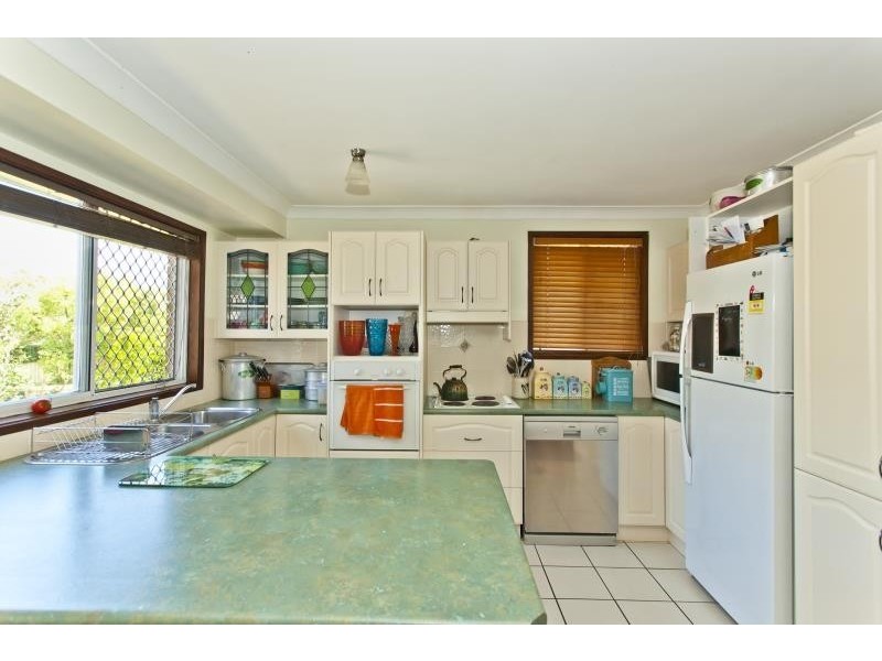 16 GARDEN AVENUE, Raymond Terrace NSW 2324