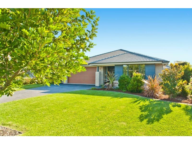 12 Oimara Street, Fern Bay NSW 2295