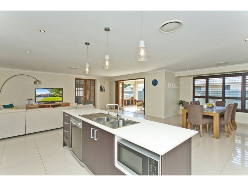 12 Oimara Street, Fern Bay NSW 2295