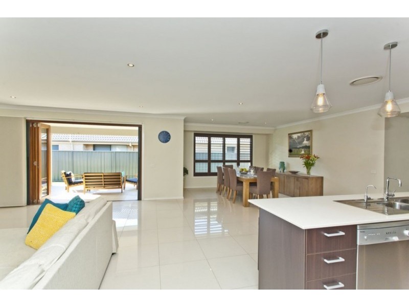 12 Oimara Street, Fern Bay NSW 2295