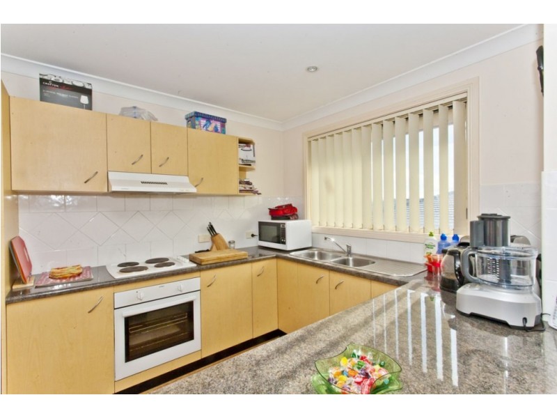 3/3 Oak Circuit, Raymond Terrace NSW 2324