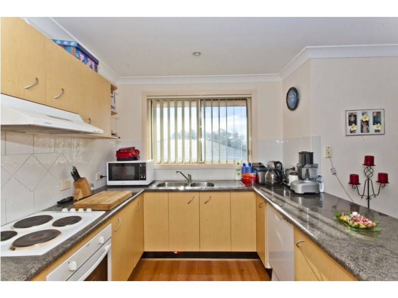 3/3 Oak Circuit, Raymond Terrace NSW 2324