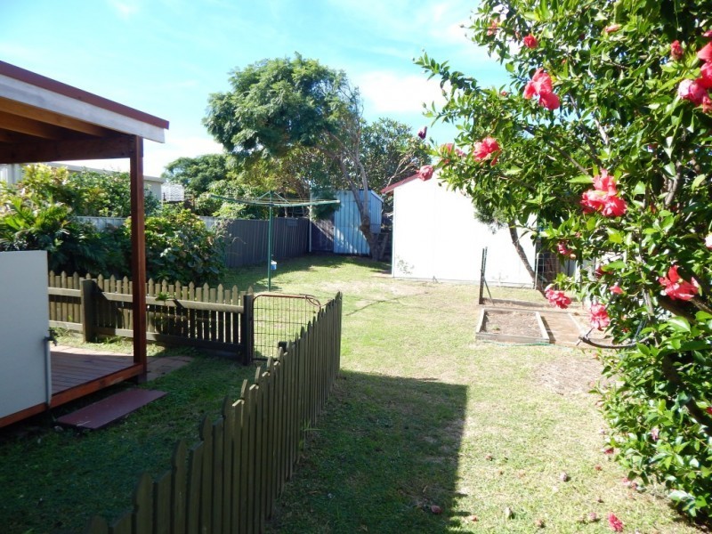 102 Fullerton Street, Stockton NSW 2295