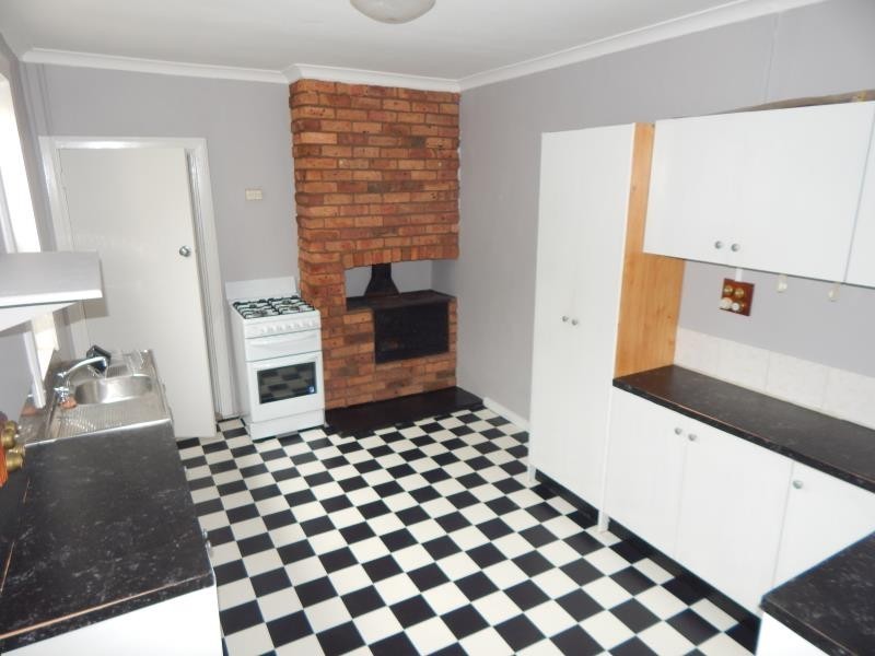 51 BANKS STREET, East Maitland NSW 2323