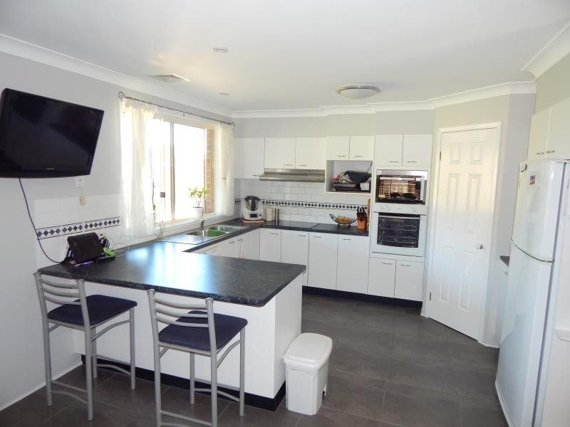 16 KANWARY CLOSE, Raymond Terrace NSW 2324