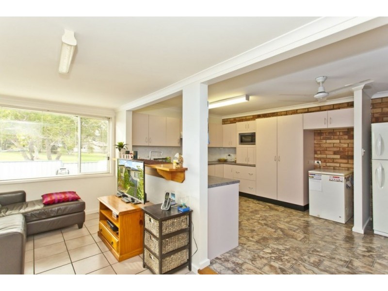 2 Cunningham Close, Raymond Terrace NSW 2324