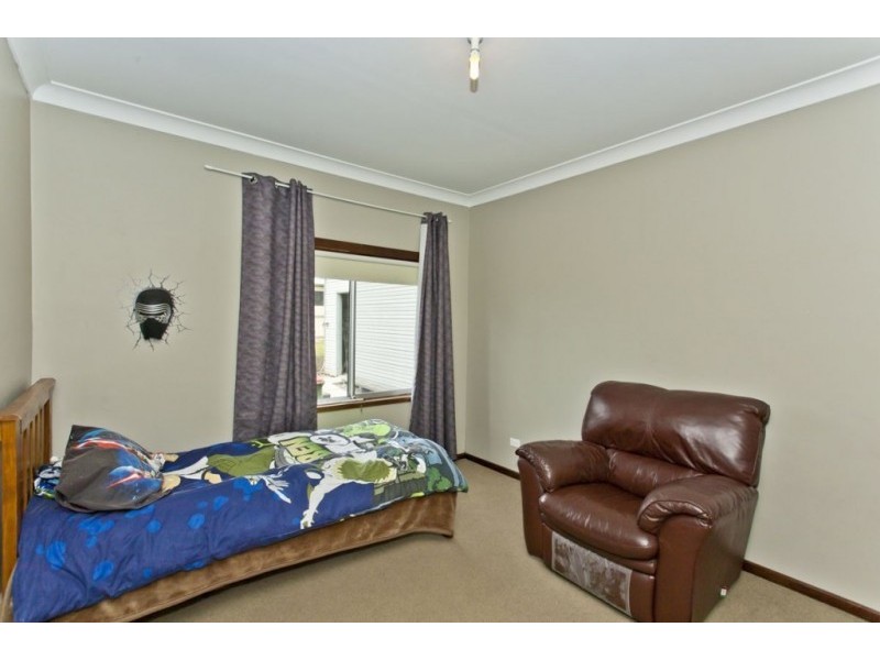 8 Cunningham Close, Raymond Terrace NSW 2324