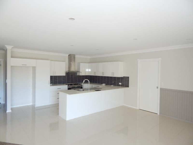 2/77 DALYELL WAY, Raymond Terrace NSW 2324