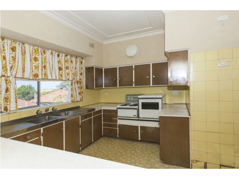 112 Crescent Street, Waratah NSW 2298