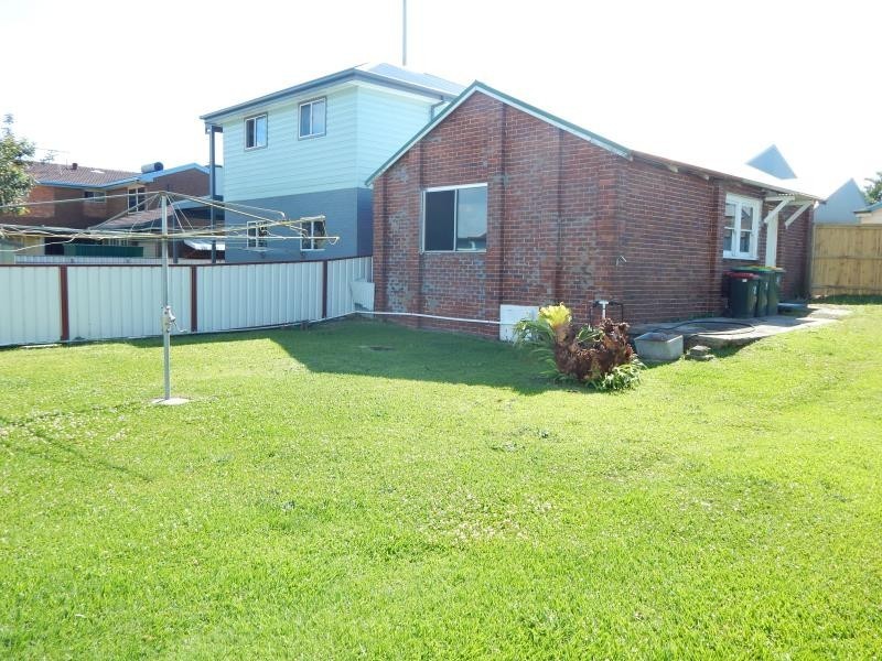 72 DUNBAR STREET, Stockton NSW 2295